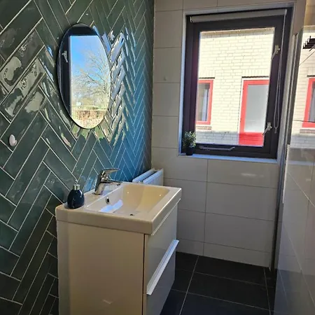 別荘 7 Person House With Garden, Firepit, Swimming Lake, Hammock, Child Friendly, In- And Outside Playground, Slide, And Great Coffee