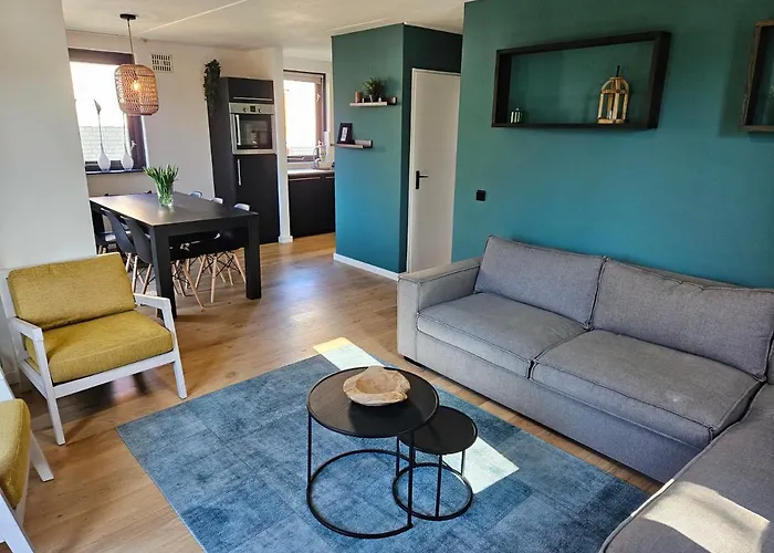 7 Person House With Garden, Firepit, Swimming Lake, Hammock, Child Friendly, In- And Outside Playground, Slide, And Great Coffee Дом отдыха Ewijk