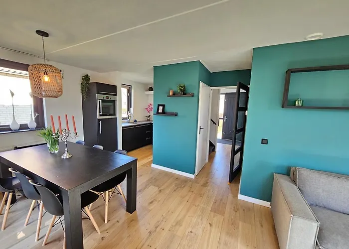 בית נופש 7 Person House With Garden, Firepit, Swimming Lake, Hammock, Child Friendly, In- And Outside Playground, Slide, And Great Coffee *