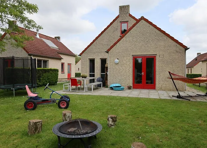 Дом отдыха 7 Person House With Garden, Firepit, Swimming Lake, Hammock, Child Friendly, In- And Outside Playground, Slide, And Great Coffee *